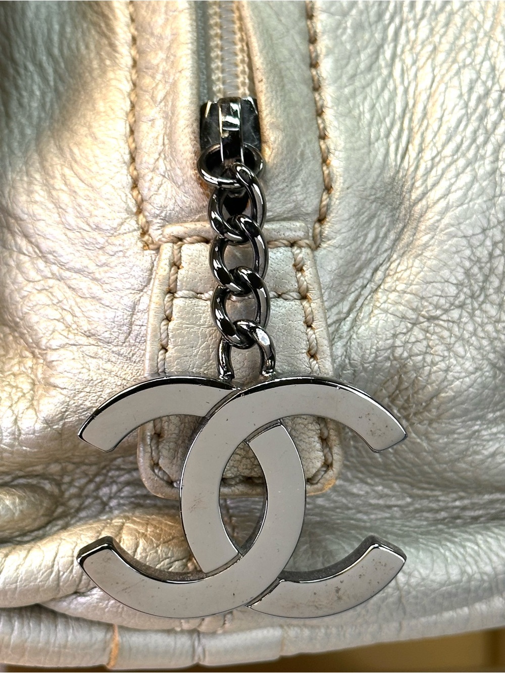 CHANEL Le Marais Quilted Metallic Champagne Leather #10 2005-6 France COA - Picture 3 of 15